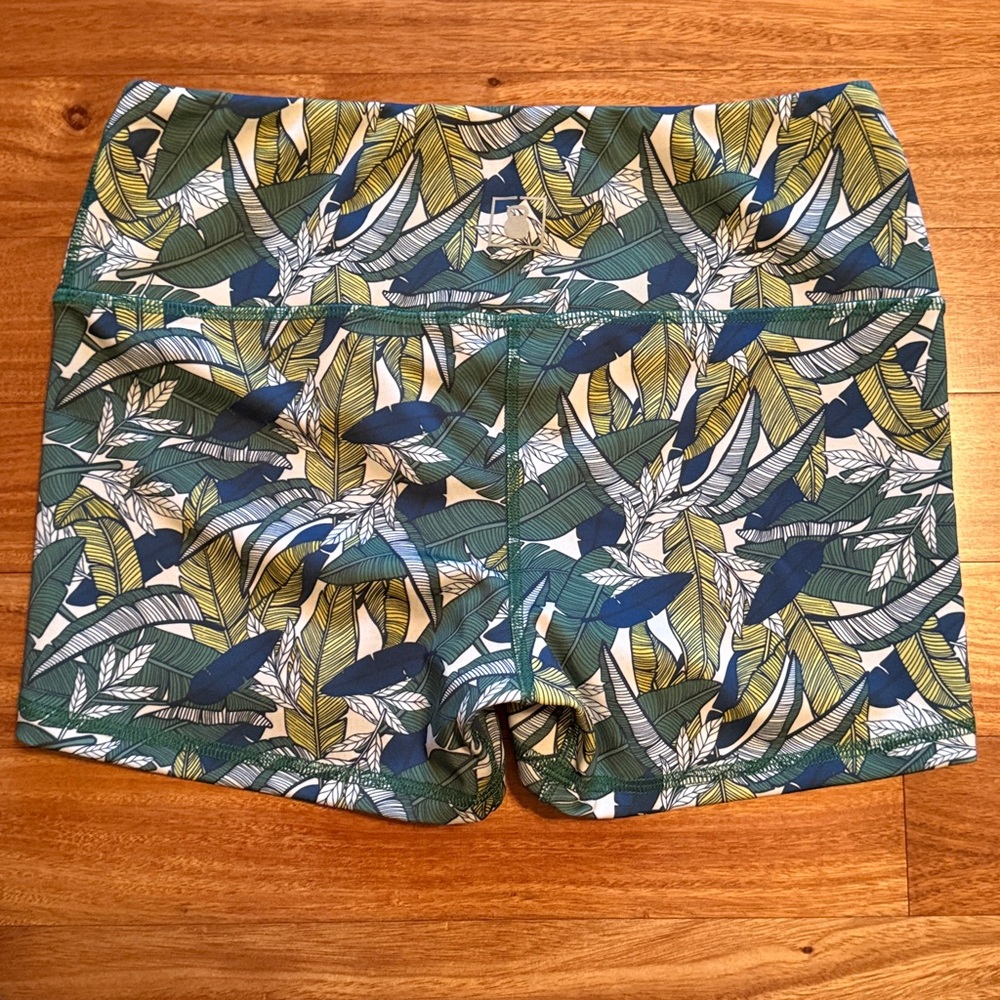 2POOD Shorts - Picture 2 of 6